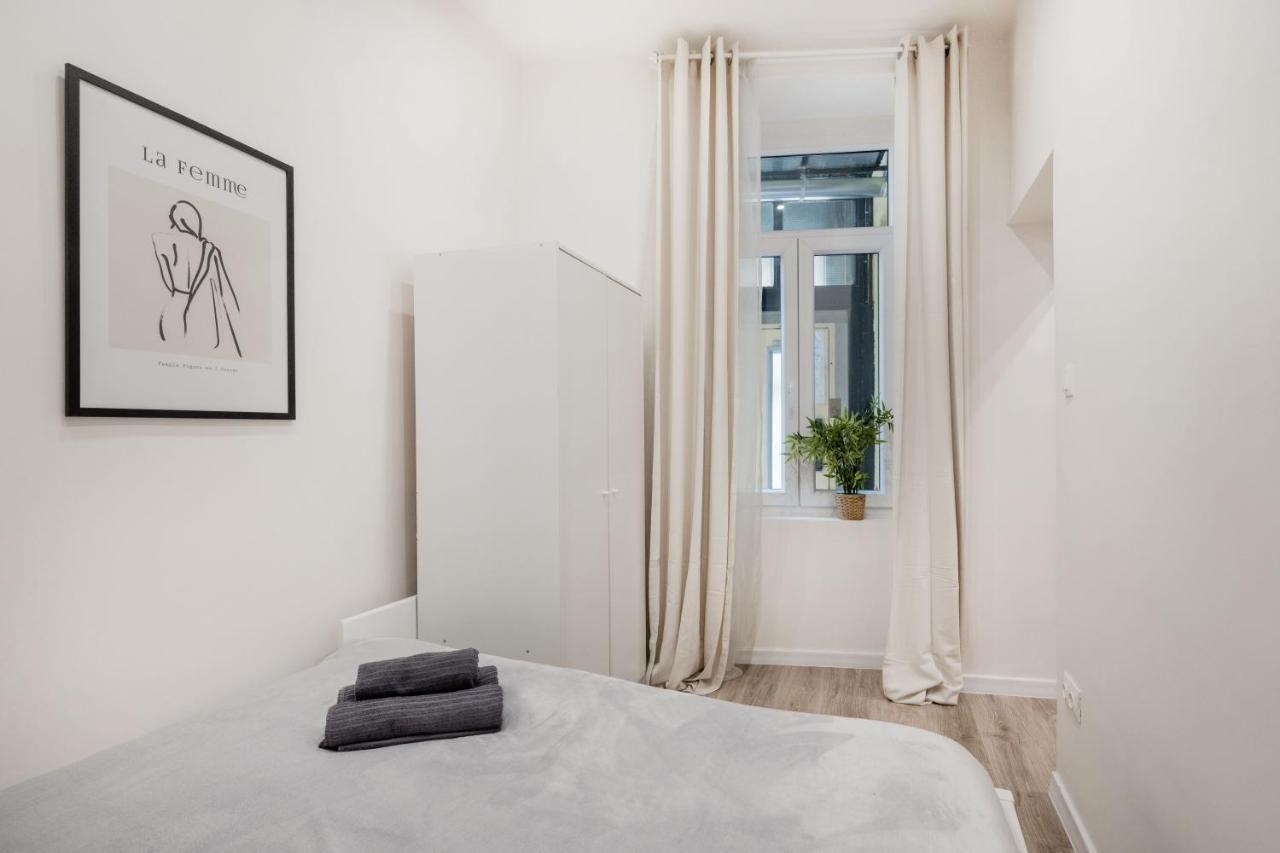 Casadeco Inspired Minimalist W/ New York Cafe Views Budapeszt