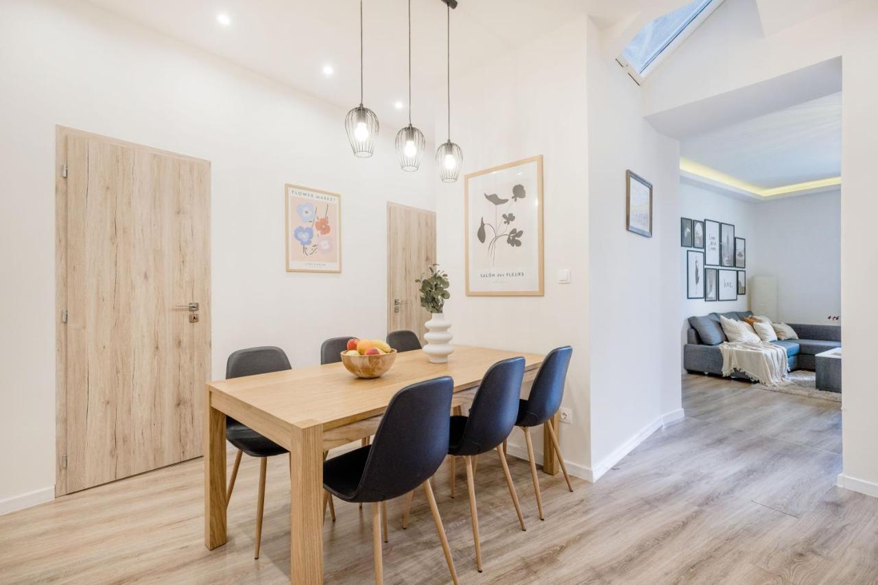 Casadeco Inspired Minimalist W/ New York Cafe Views Apartament *